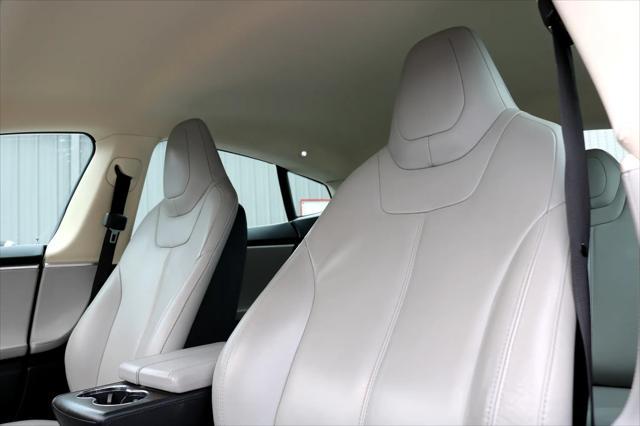 Photo of 2013 Black Tesla Model S