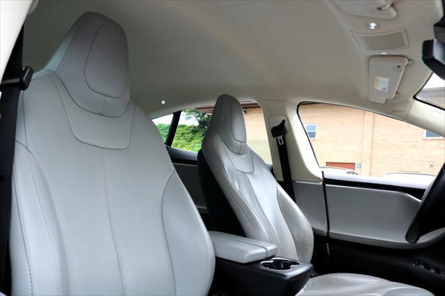 Photo of 2013 Black Tesla Model S