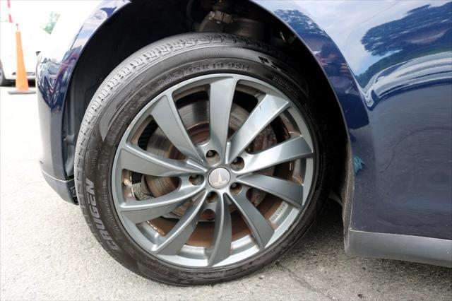 Photo of 2013 Black Tesla Model S