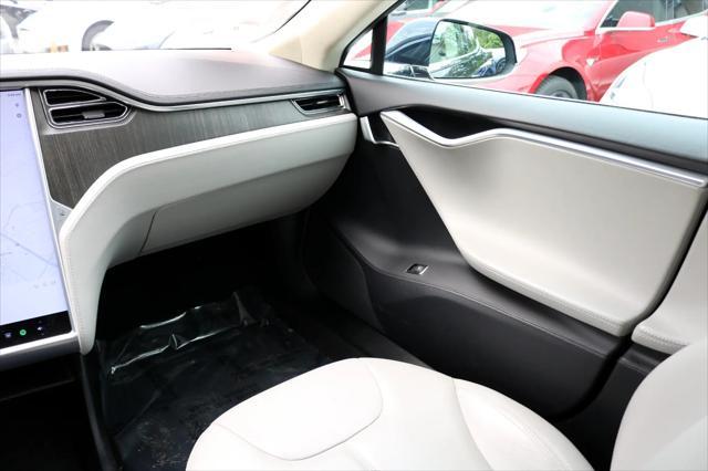 Photo of 2013 Black Tesla Model S