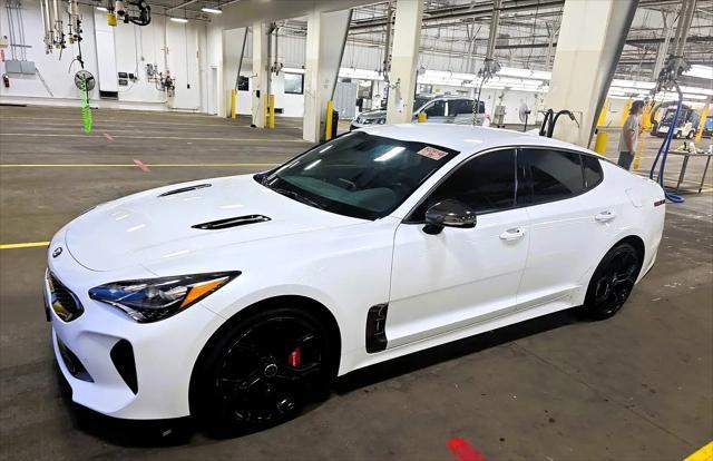 Photo of 2019 Snow White Pearl Kia Stinger