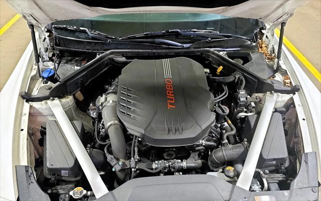 Photo of 2019 Snow White Pearl Kia Stinger