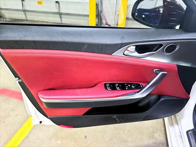 Photo of 2019 Snow White Pearl Kia Stinger
