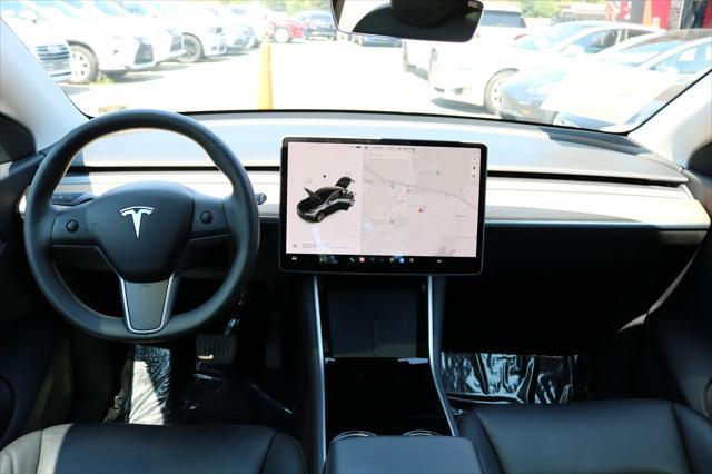 Photo of 2020 Gray**PERFORMANCE**AWD Tesla Model Y