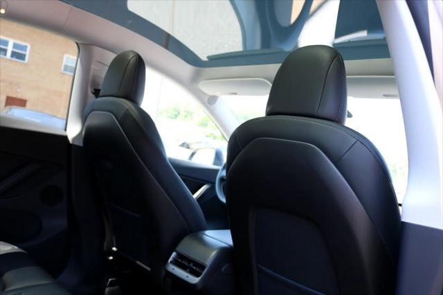 Photo of 2020 Gray**PERFORMANCE**AWD Tesla Model Y