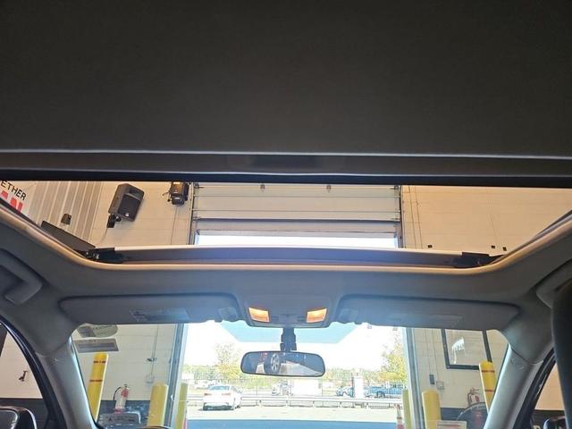 Photo of 2016 Black Toyota RAV4