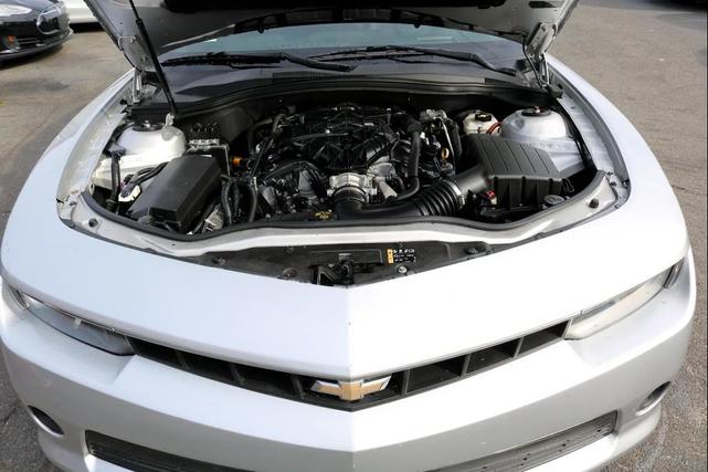 Photo of 2014 Silver Ice Metallic Chevrolet Camaro