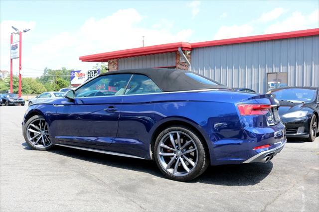 Photo of 2018 Navarra Blue Metallic/Black Roof Audi S5