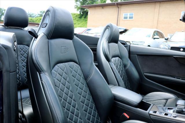 Photo of 2018 Navarra Blue Metallic/Black Roof Audi S5