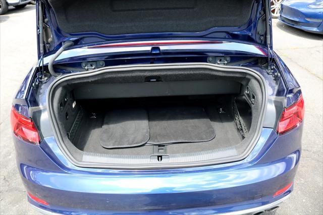 Photo of 2018 Navarra Blue Metallic/Black Roof Audi S5