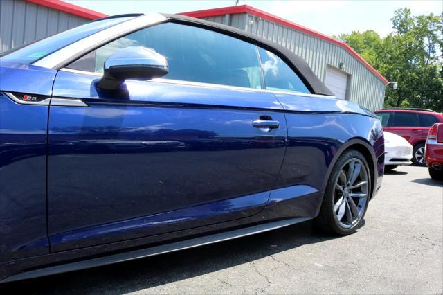 Photo of 2018 Navarra Blue Metallic/Black Roof Audi S5