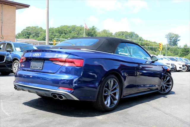 Photo of 2018 Navarra Blue Metallic/Black Roof Audi S5