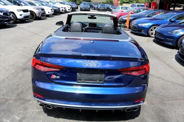 Photo of 2018 Navarra Blue Metallic/Black Roof Audi S5