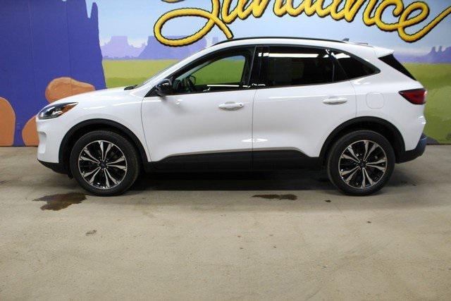 Photo of 2022 Oxford White Ford Escape