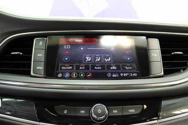 Photo of 2021 White Buick Enclave