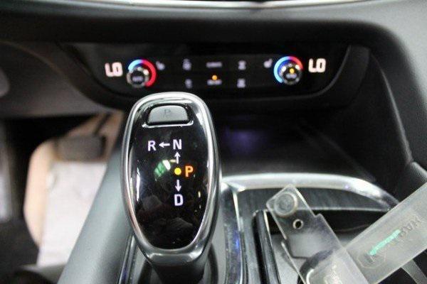 Photo of 2021 White Buick Enclave
