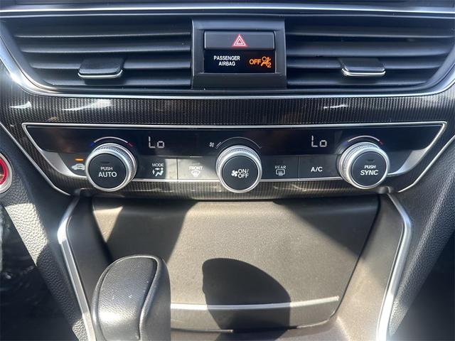 Photo of 2022 Platinum White Pearl Honda Accord