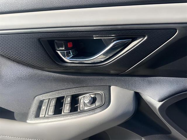 Photo of 2022 Crystal Black Silica Subaru Outback