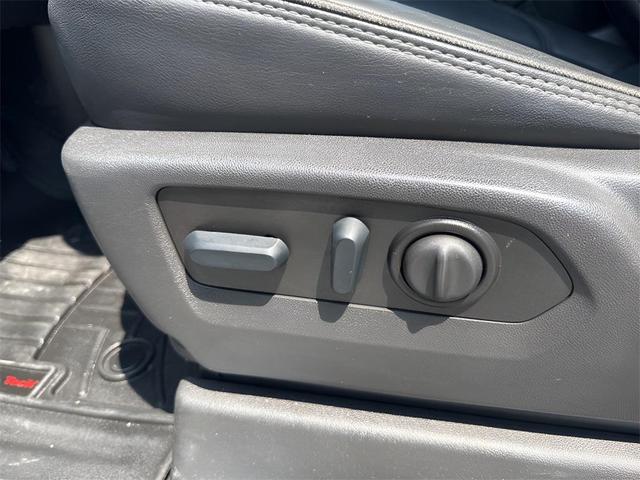 Photo of 2023 Summit White Chevrolet Silverado 3500