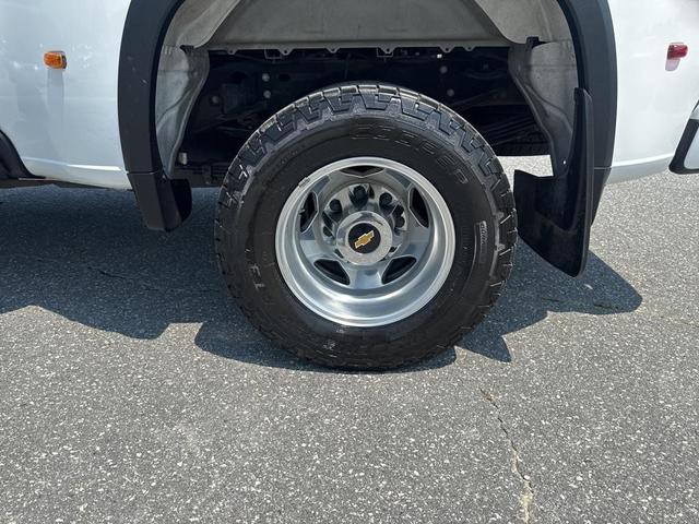 Photo of 2023 Summit White Chevrolet Silverado 3500