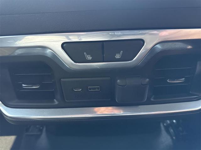 Photo of 2023 Summit White Chevrolet Silverado 3500