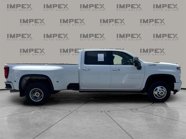 Photo of 2023 Summit White Chevrolet Silverado 3500