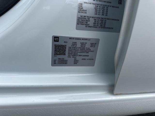 Photo of 2024 Summit White GMC Sierra 2500