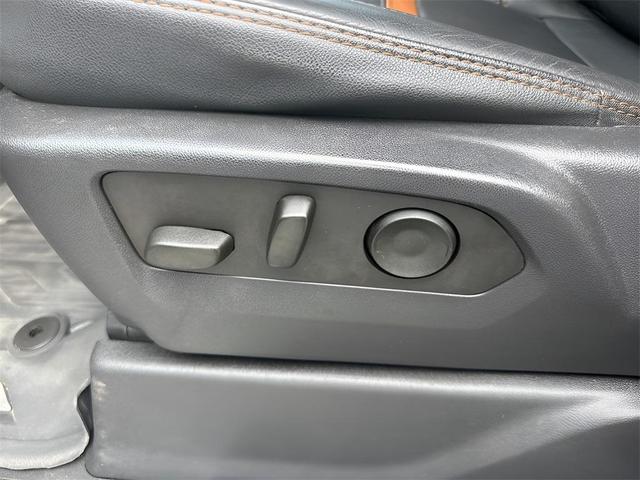 Photo of 2024 Summit White GMC Sierra 2500