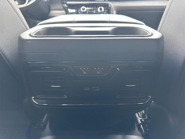 Photo of 2024 Summit White GMC Sierra 2500