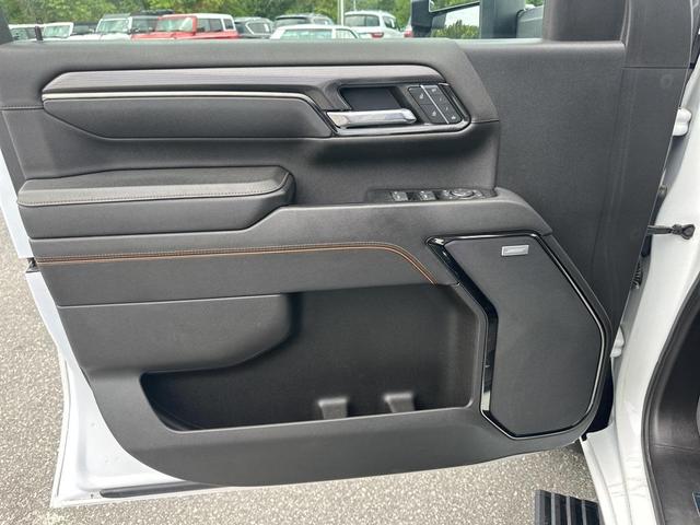 Photo of 2024 Summit White GMC Sierra 2500