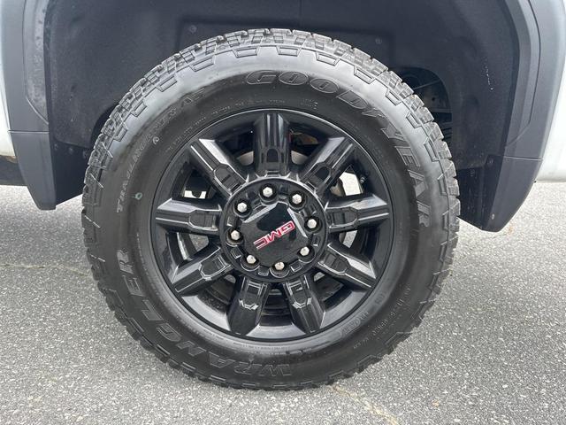 Photo of 2024 Summit White GMC Sierra 2500
