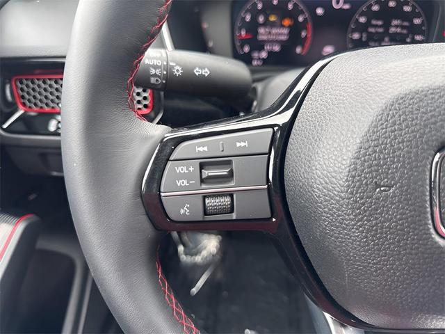 Photo of 2025 Urban Gray Pearl Honda Civic Si