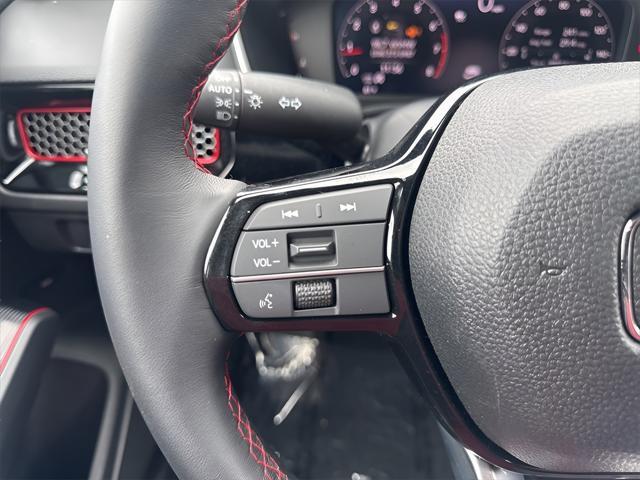 Photo of 2025 Urban Gray Pearl Honda Civic Si