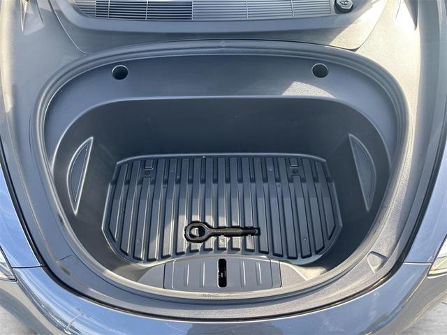 Photo of 2023 Midnight Silver Metallic Tesla Model 3