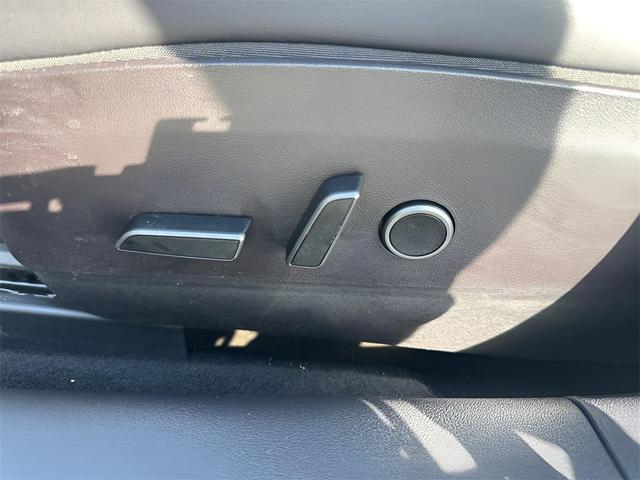 Photo of 2023 Midnight Silver Metallic Tesla Model 3