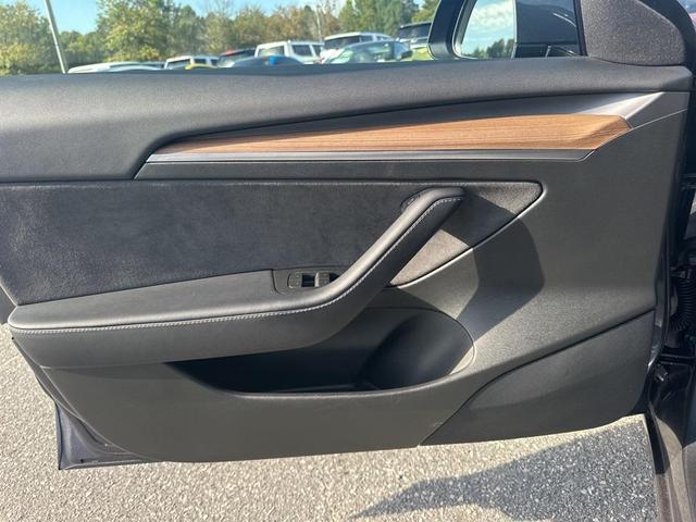 Photo of 2023 Midnight Silver Metallic Tesla Model 3
