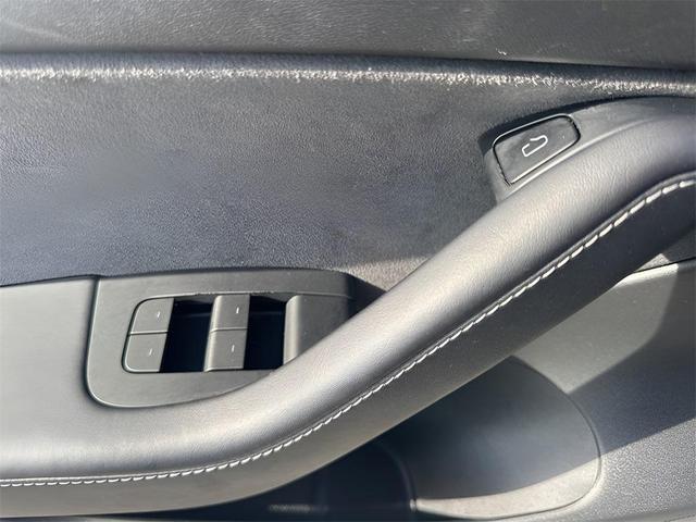 Photo of 2023 Midnight Silver Metallic Tesla Model 3