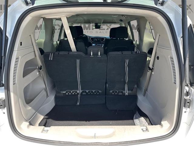 Photo of 2023 Bright White Clearcoat Chrysler Voyager