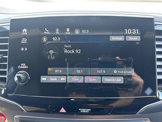 Photo of 2022 Platinum White Pearl Honda Passport