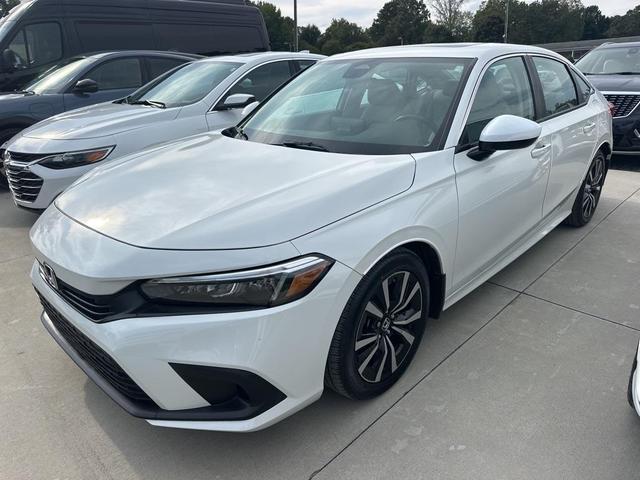 Photo of 2024 Platinum White Pearl Honda Civic