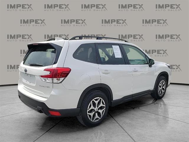 Photo of 2023 Crystal White Pearl Subaru Forester