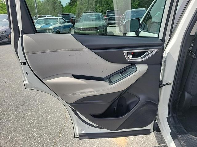 Photo of 2023 Crystal White Pearl Subaru Forester