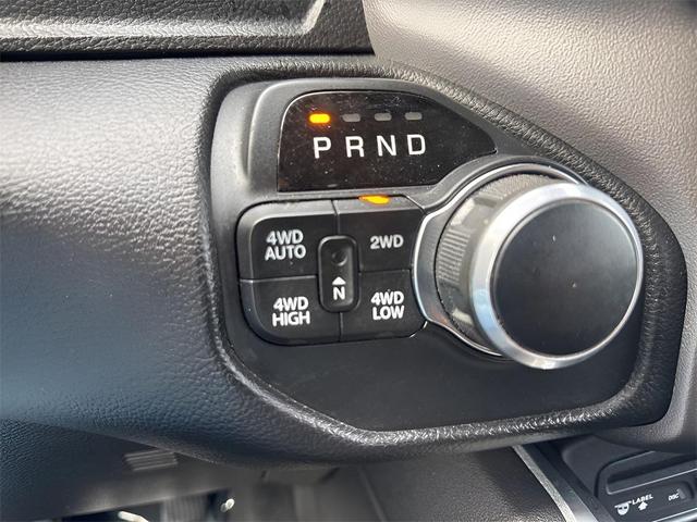 Photo of 2019 Diamond Black Crystal Pearlcoat RAM 1500