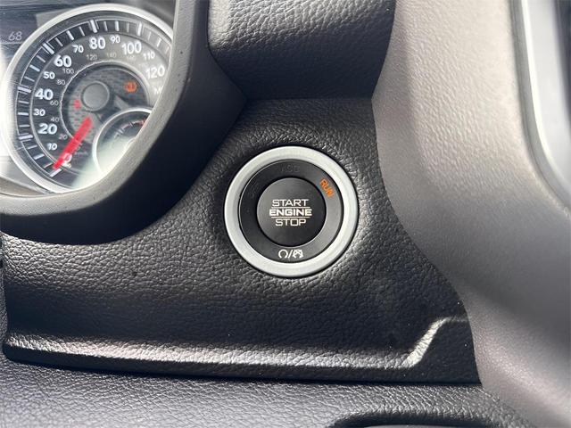 Photo of 2019 Diamond Black Crystal Pearlcoat RAM 1500
