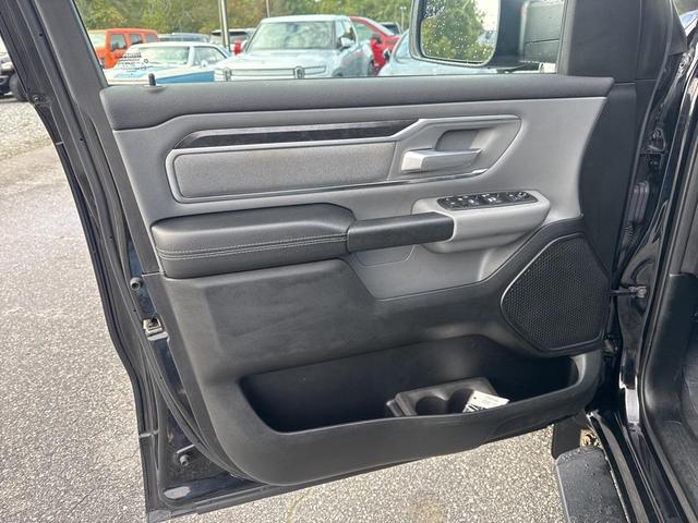 Photo of 2019 Diamond Black Crystal Pearlcoat RAM 1500