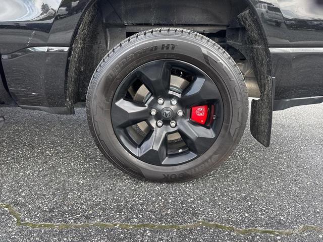 Photo of 2019 Diamond Black Crystal Pearlcoat RAM 1500