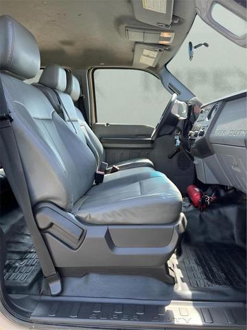 Photo of 2013 Oxford White Ford F-450