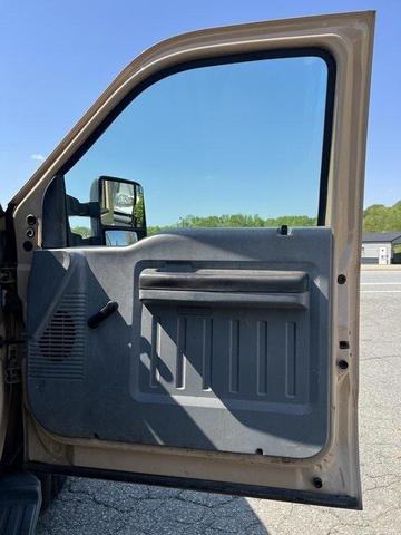 Photo of 2013 Oxford White Ford F-450