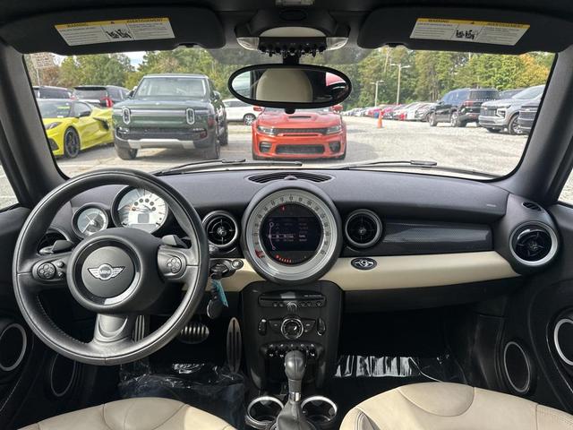 Photo of 2014 Pepper White MINI Convertible
