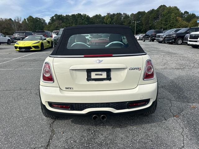 Photo of 2014 Pepper White MINI Convertible